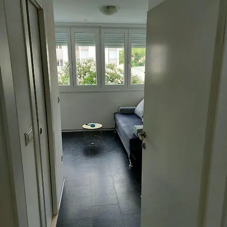 For 2 In Center Apartment Split
